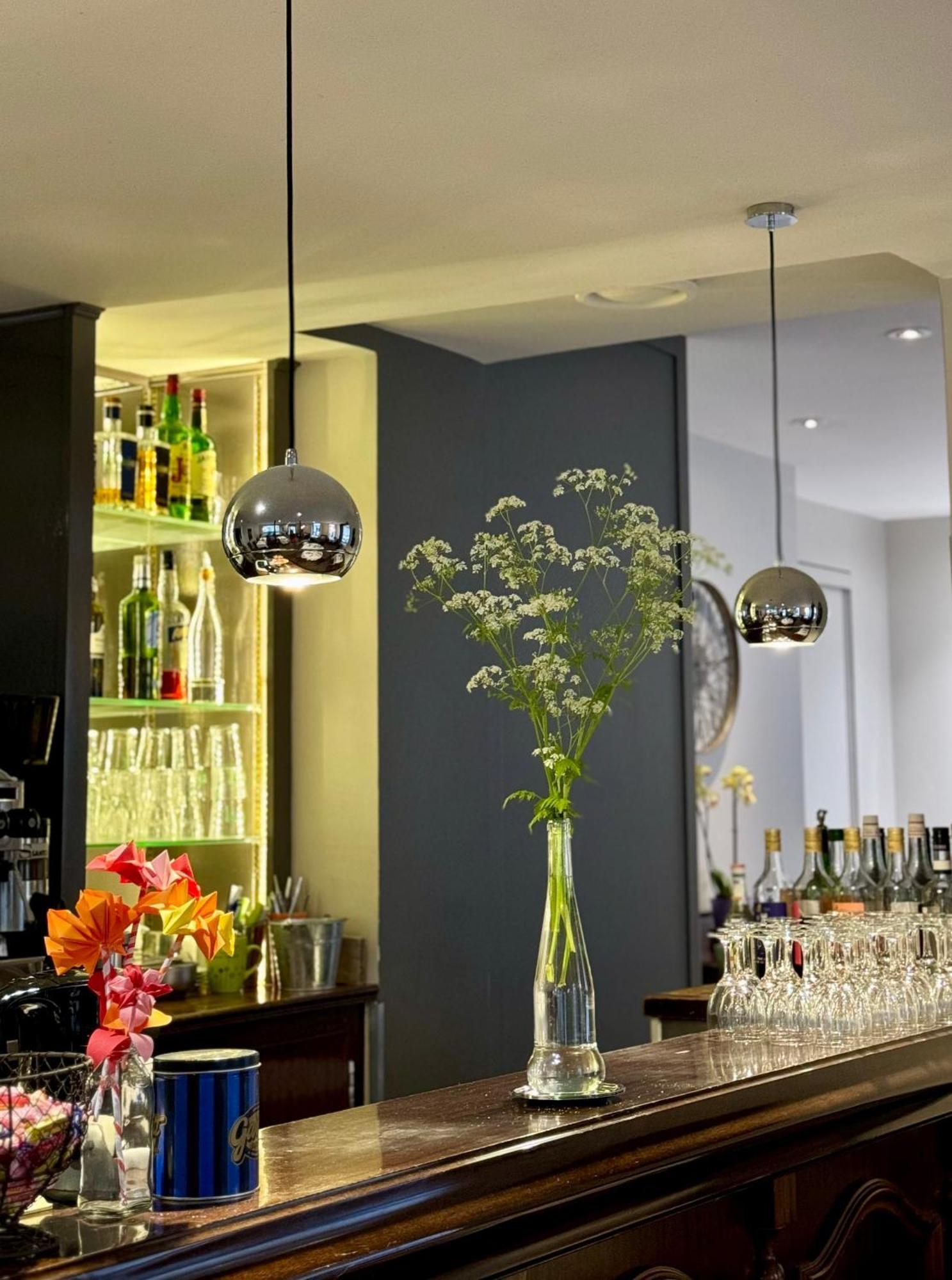 Hotel Paris Vesinet- Logis Hotel Restaurant Le Vésinet Zewnętrze zdjęcie