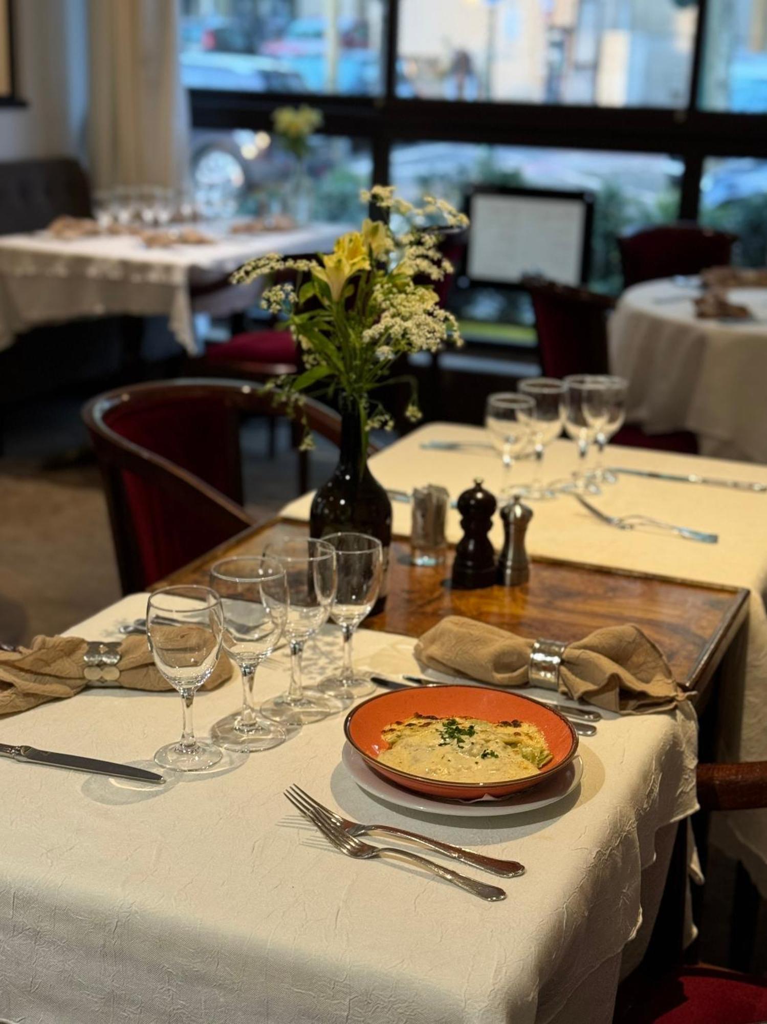 Hotel Paris Vesinet- Logis Hotel Restaurant Le Vésinet Zewnętrze zdjęcie