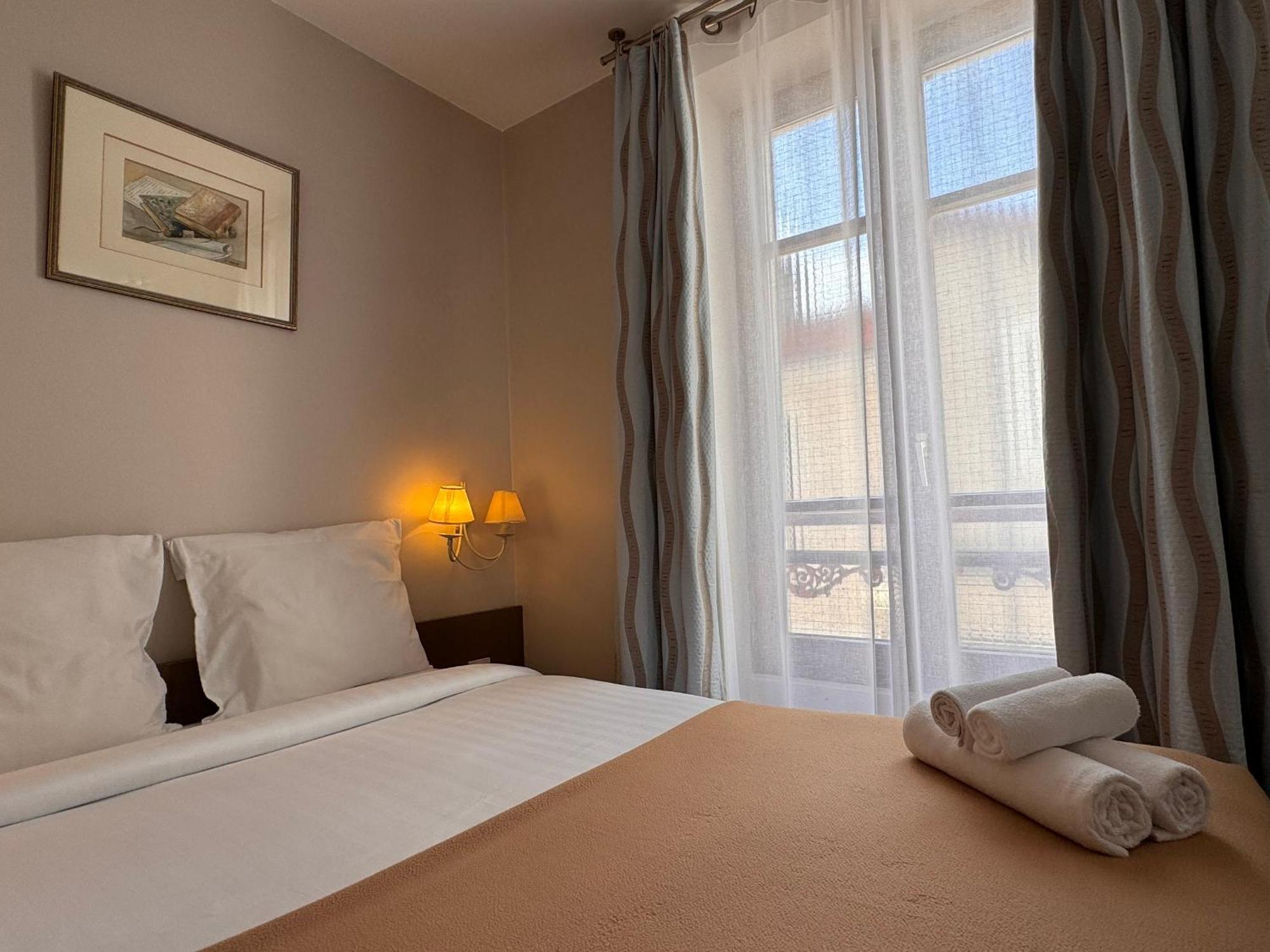 Hotel Paris Vesinet- Logis Hotel Restaurant Le Vésinet Zewnętrze zdjęcie
