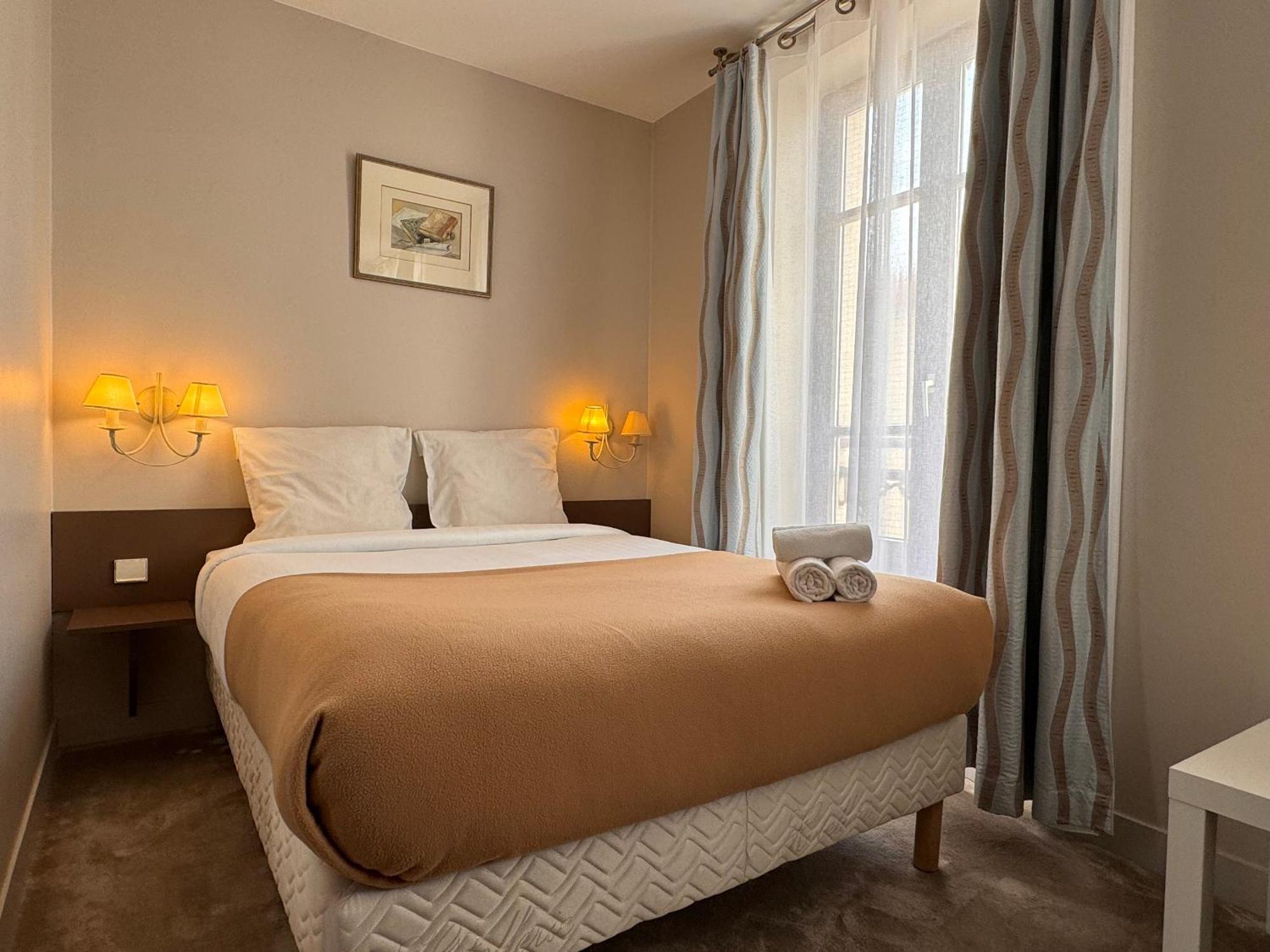 Hotel Paris Vesinet- Logis Hotel Restaurant Le Vésinet Zewnętrze zdjęcie