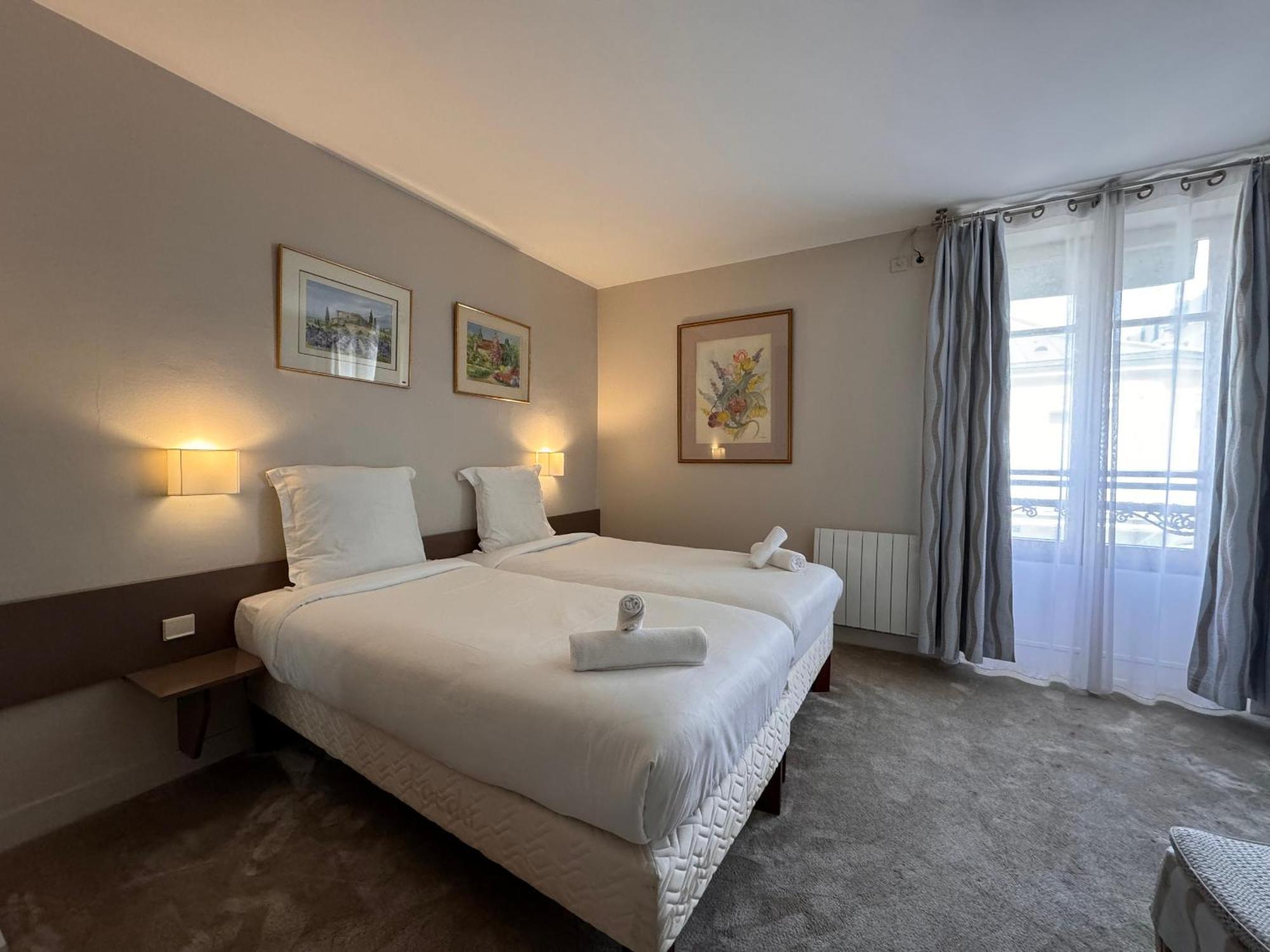 Hotel Paris Vesinet- Logis Hotel Restaurant Le Vésinet Zewnętrze zdjęcie