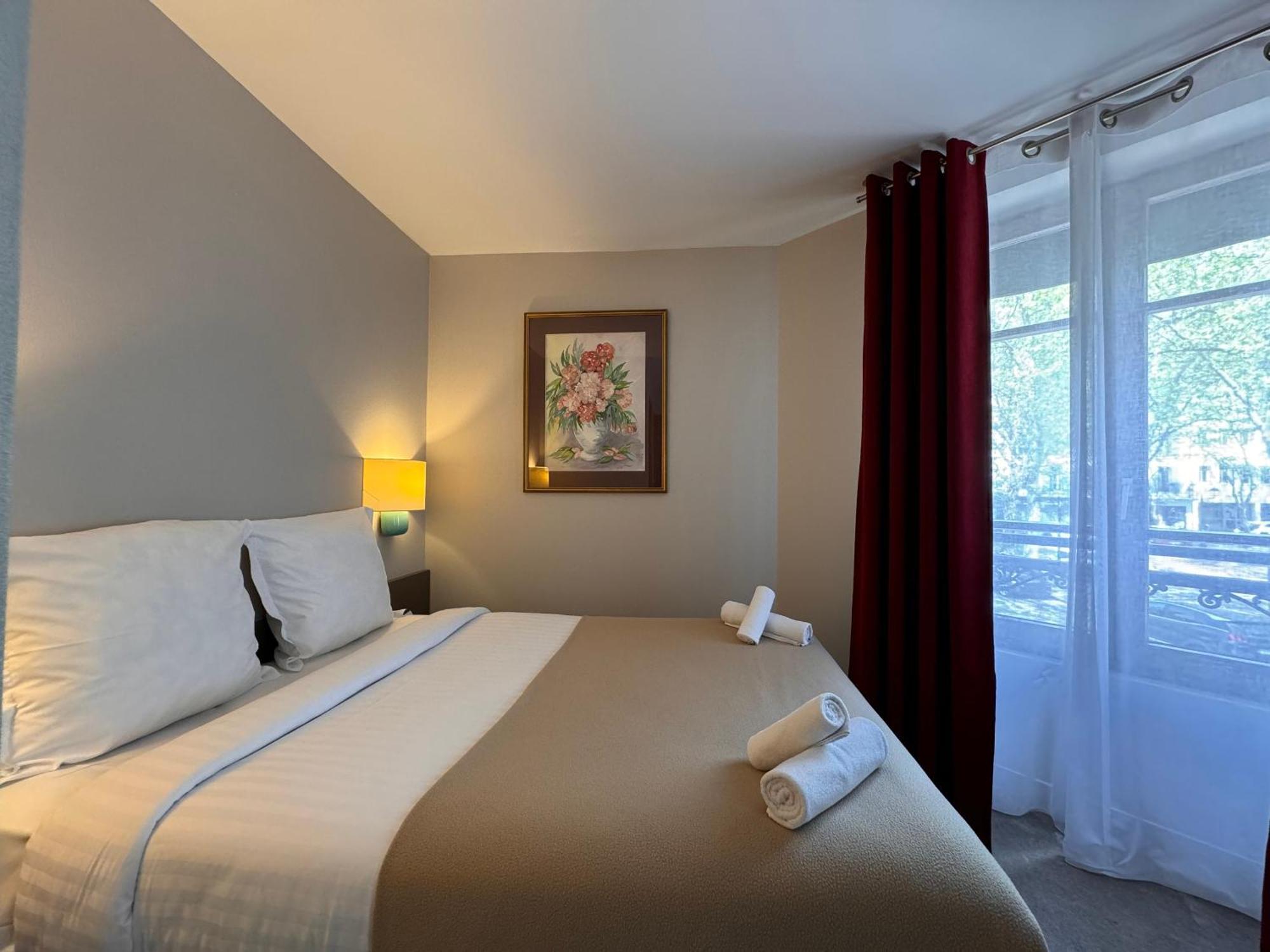 Hotel Paris Vesinet- Logis Hotel Restaurant Le Vésinet Zewnętrze zdjęcie