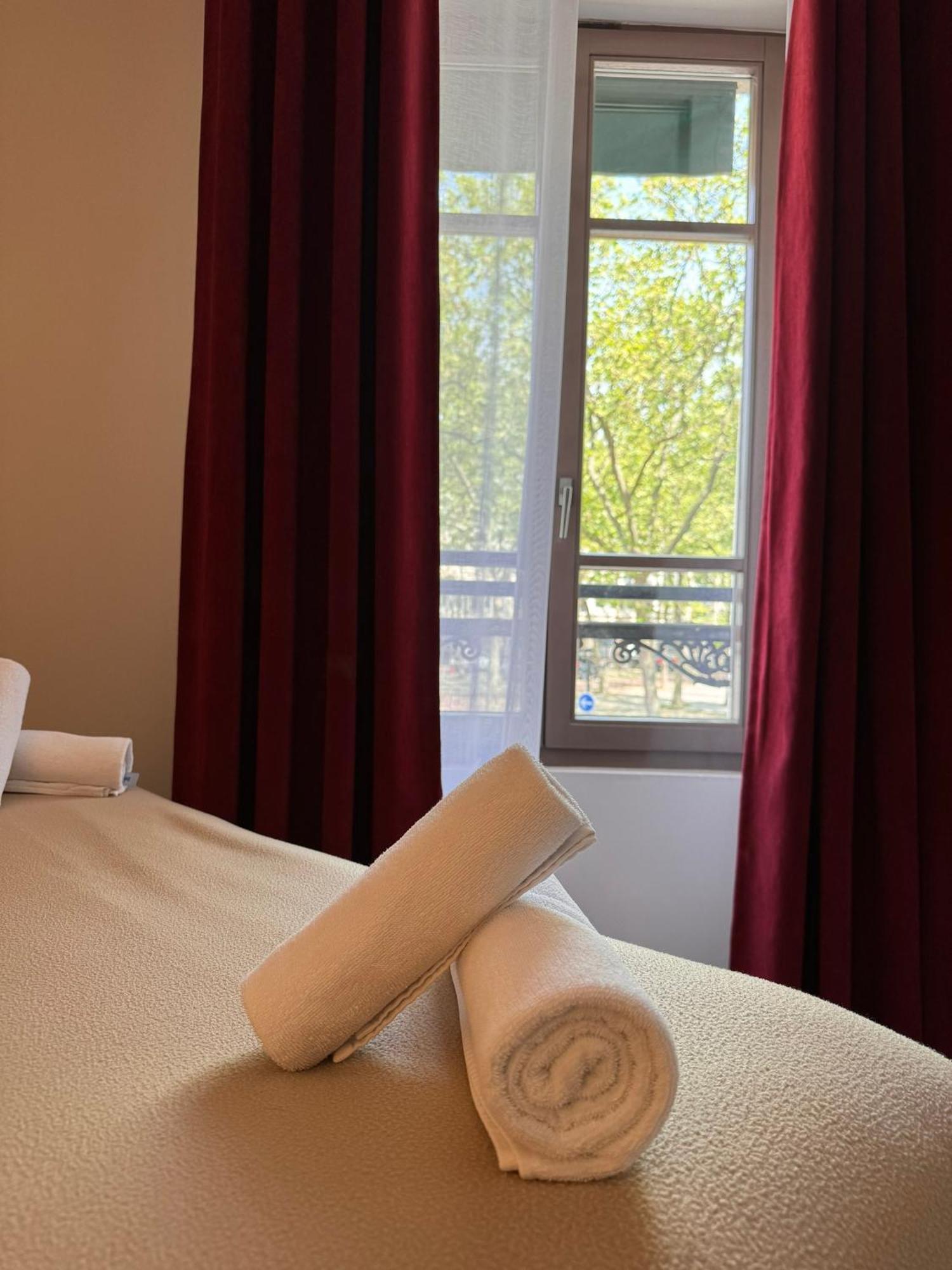 Hotel Paris Vesinet- Logis Hotel Restaurant Le Vésinet Zewnętrze zdjęcie